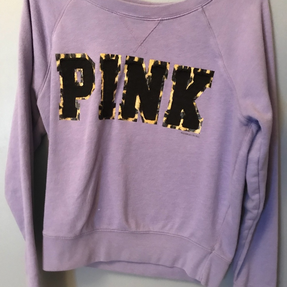Women’s medium Pink brand sweatshirt $8